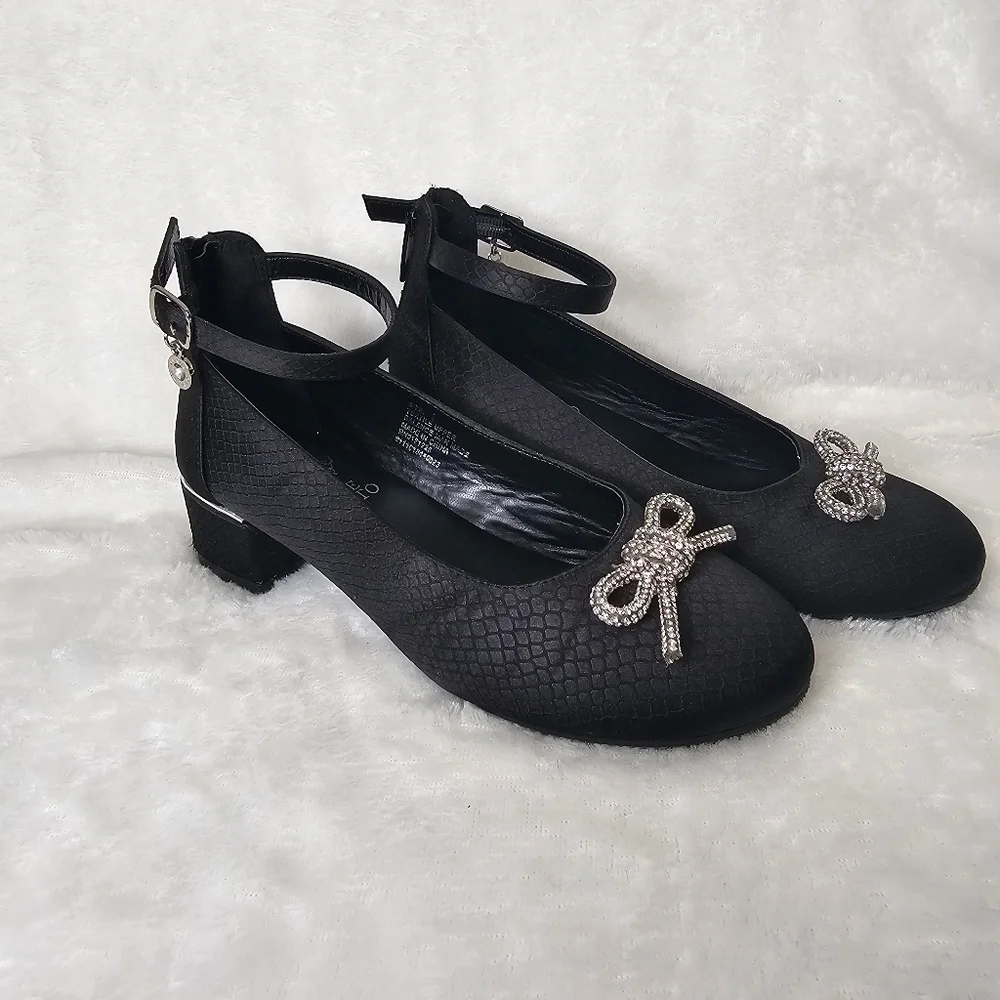 Vince Camuto Black Dress Shoe Girls Youth Size 2‎ Ankle Strap Silver Bows Heel